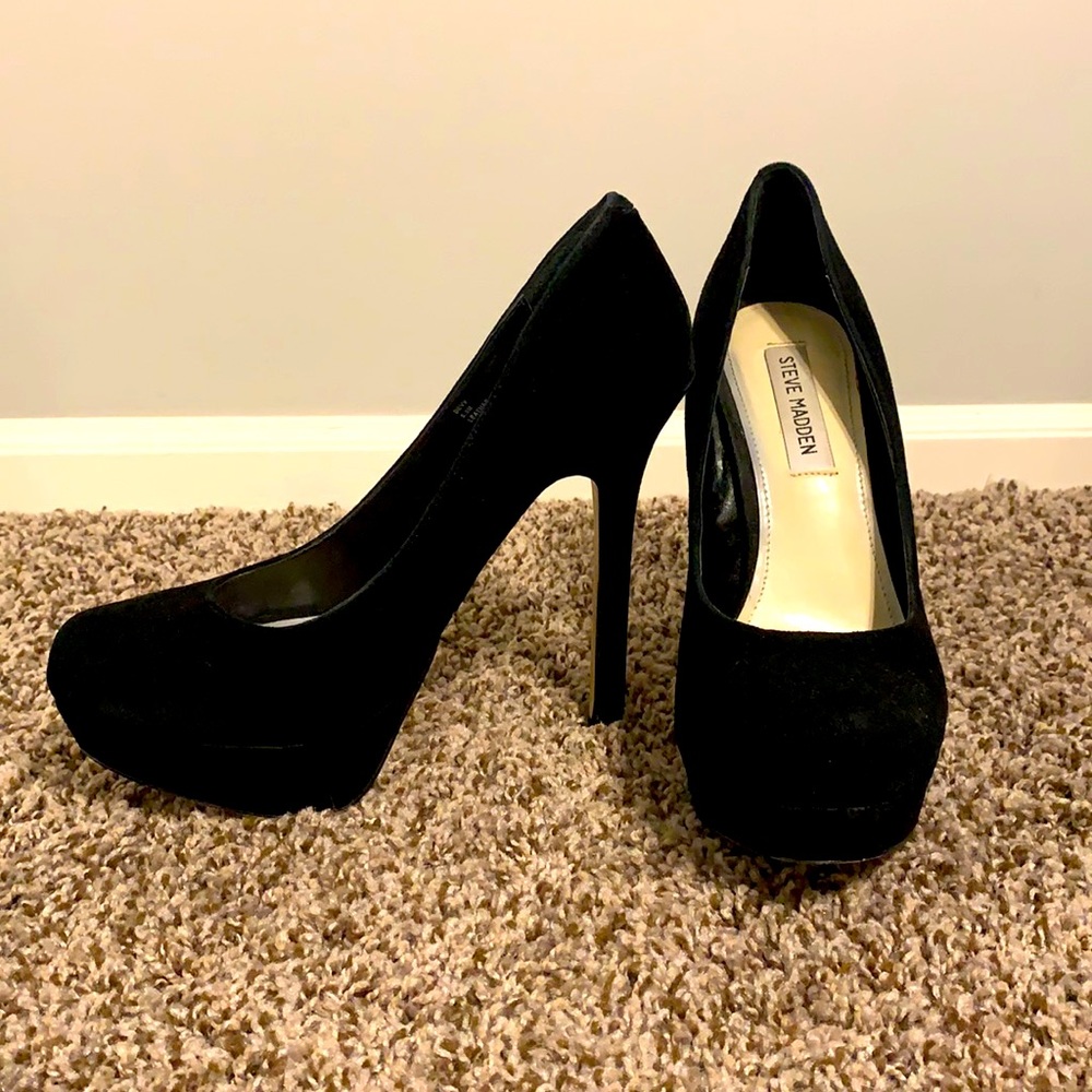 Black Sued Steve Madden Heals